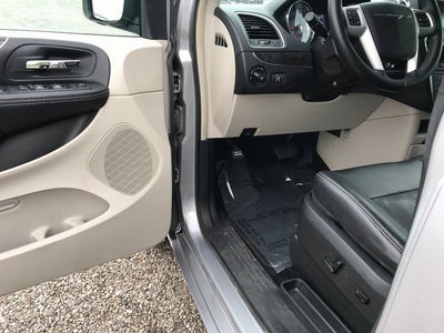 2015 Chrysler Town & Country Base